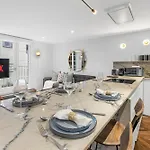 Chic 2 Bed Escape In Notting Hill